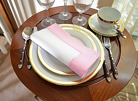 Hemstitch napkin in Pink color border