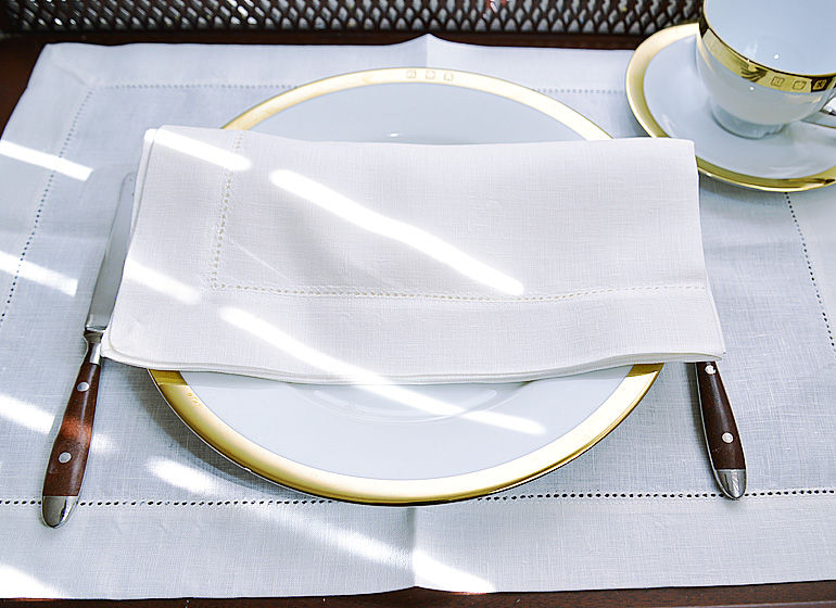 White Linen Napkin. Hemstitched. 20″x20″ & 22″x22″